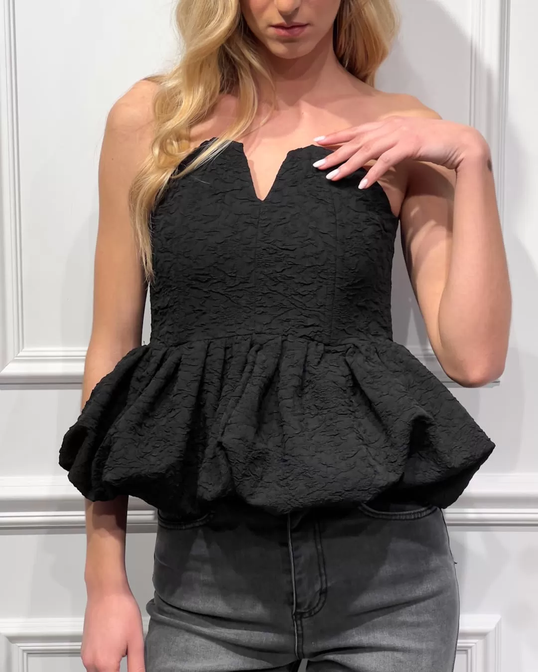 TOP CON PEPLO E SCOLLO A CUORE – ANNA ROCK - immagine 3